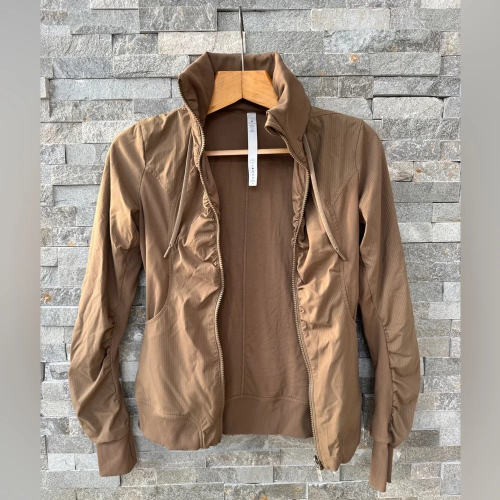 LuLulemon Beyond the Studio Beige Tan Brown Safari Hoodie Jacket 6 - Picture 7 of 16